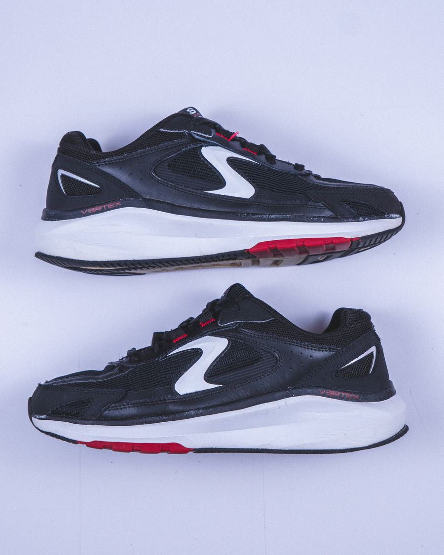 Skechers Vertex después de la limpieza, vista de lado